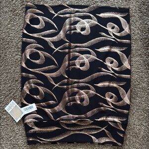 LulaRoe Elegant Black and Gold Cassie